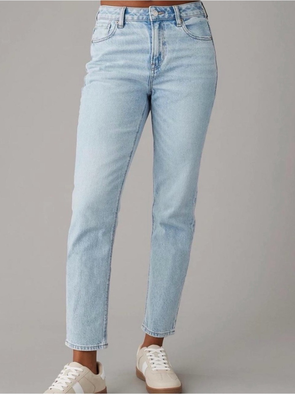 American Eagle Light Wash Straight Jeans